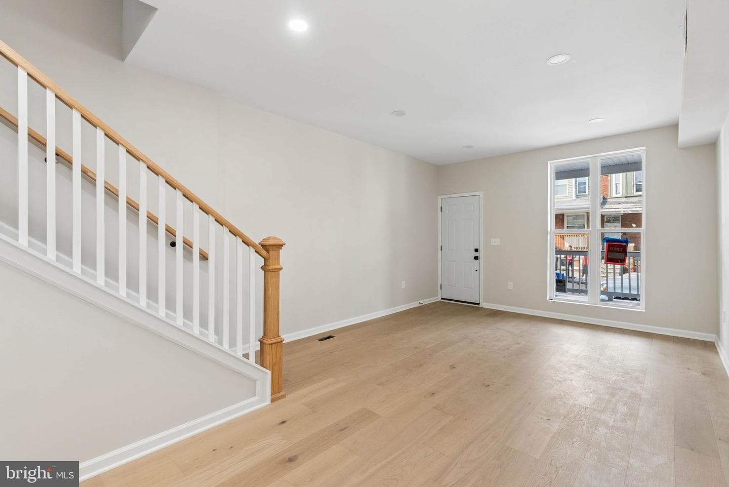 1555 Carswell Street photo 35
