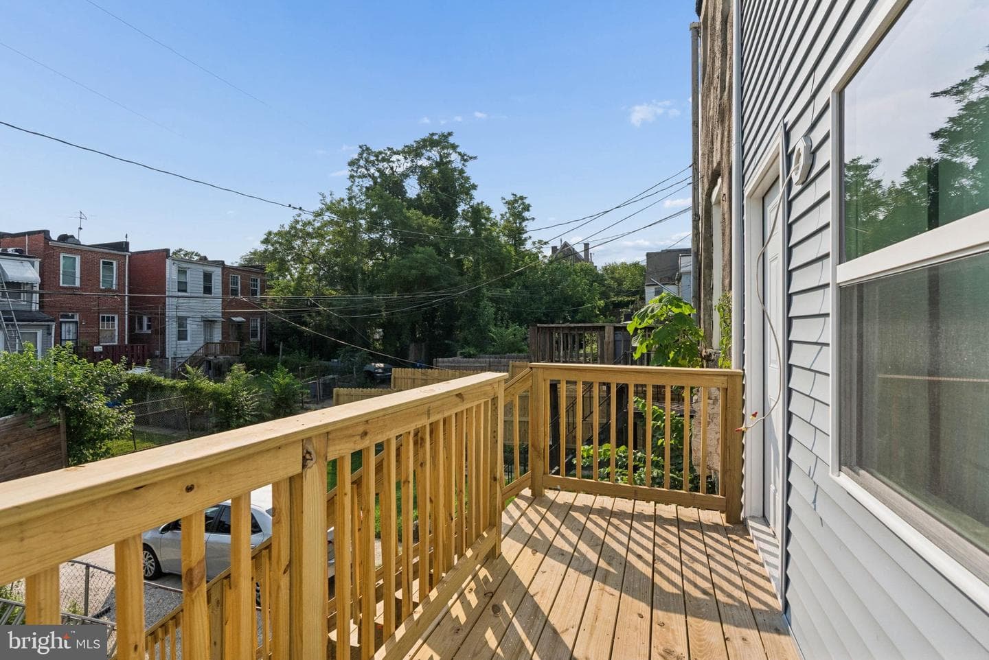 1555 Carswell Street photo 36