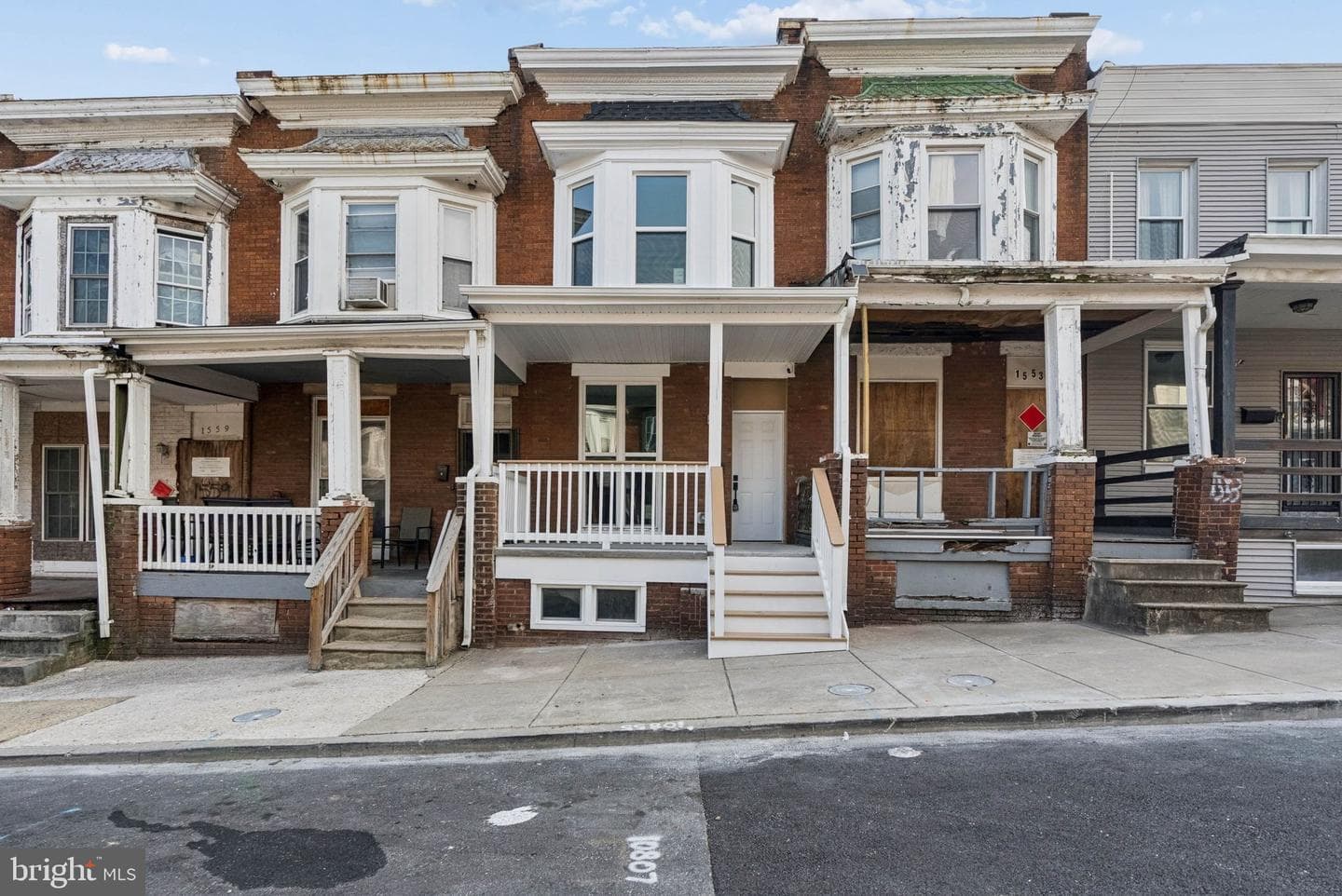 1555 Carswell Street photo 9
