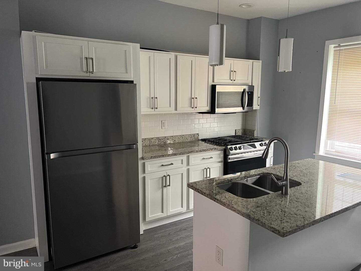2405 Mcelderry Street photo 4