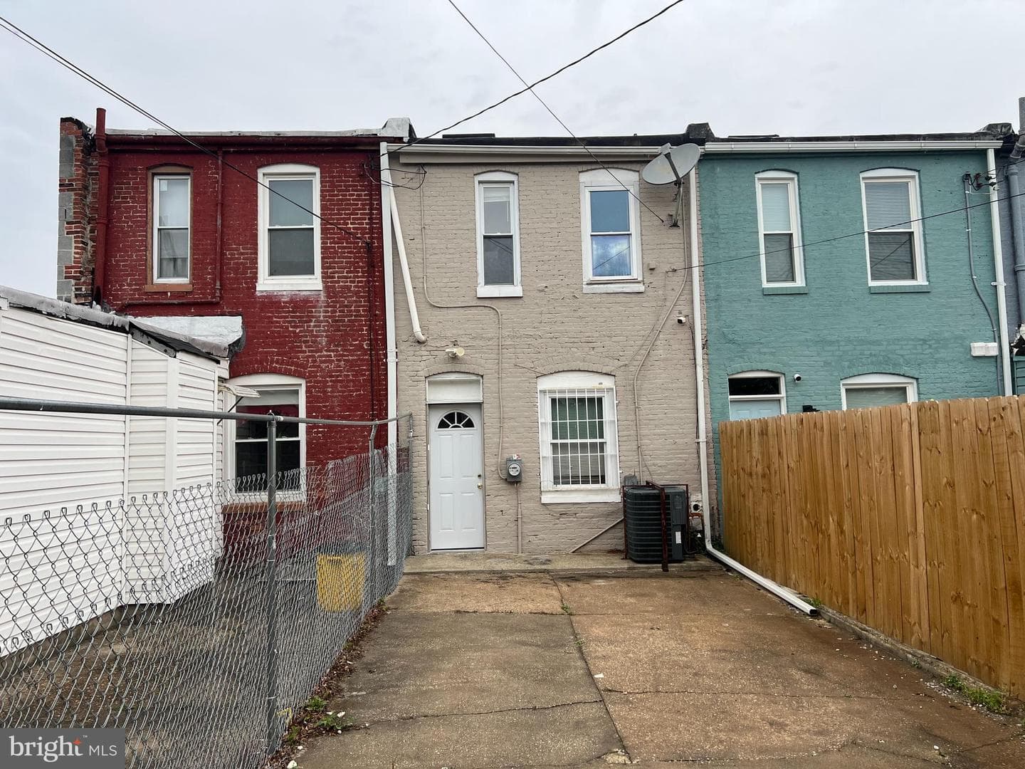 2405 Mcelderry Street photo 6