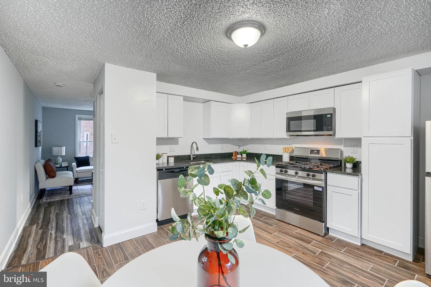 1543 Penrose Avenue photo 11