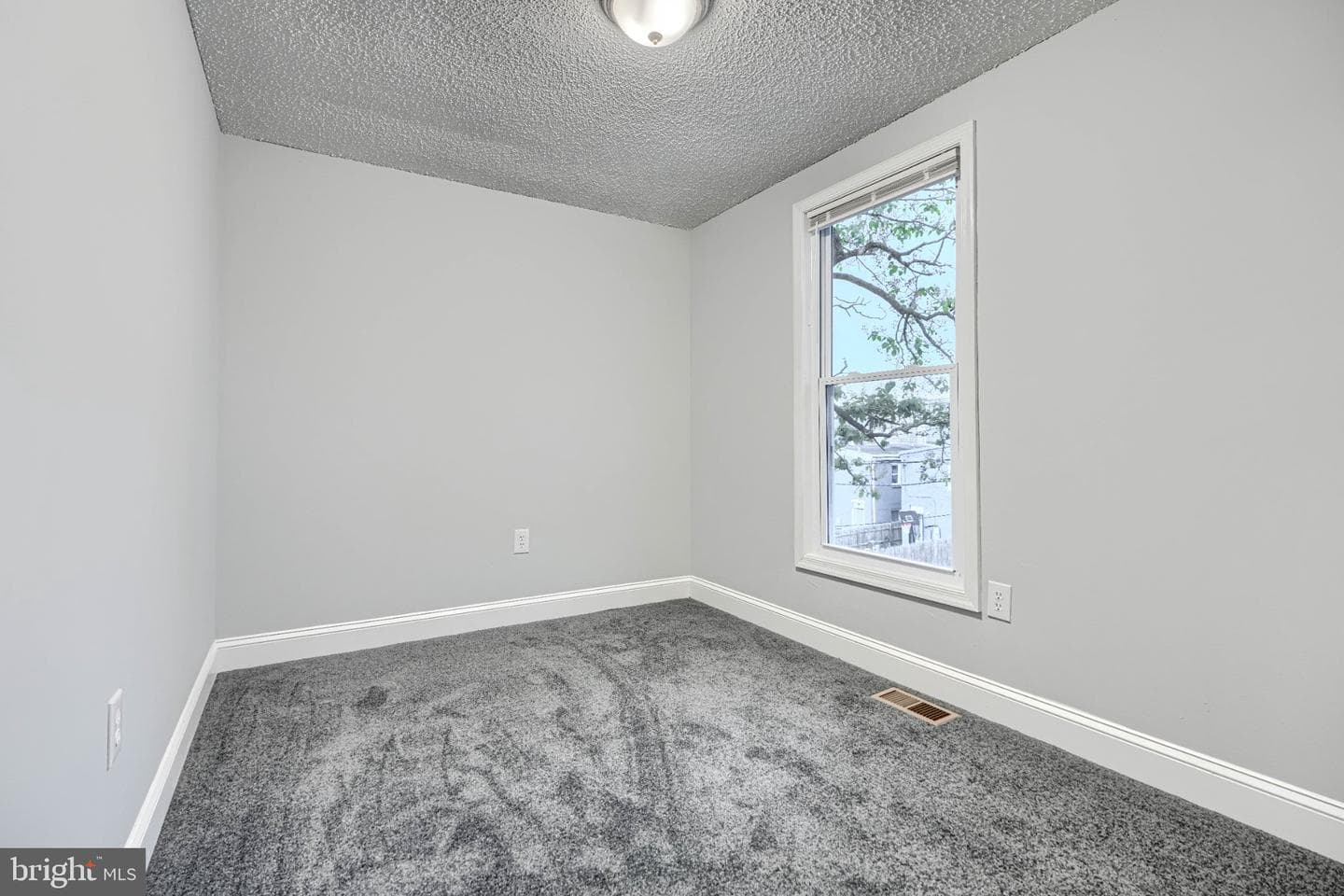 1543 Penrose Avenue photo 12