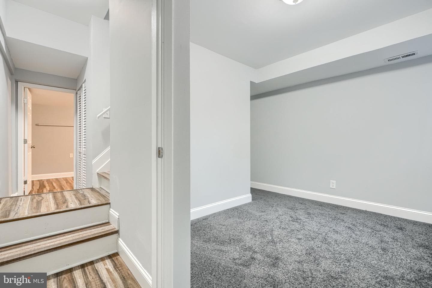 1543 Penrose Avenue photo 22
