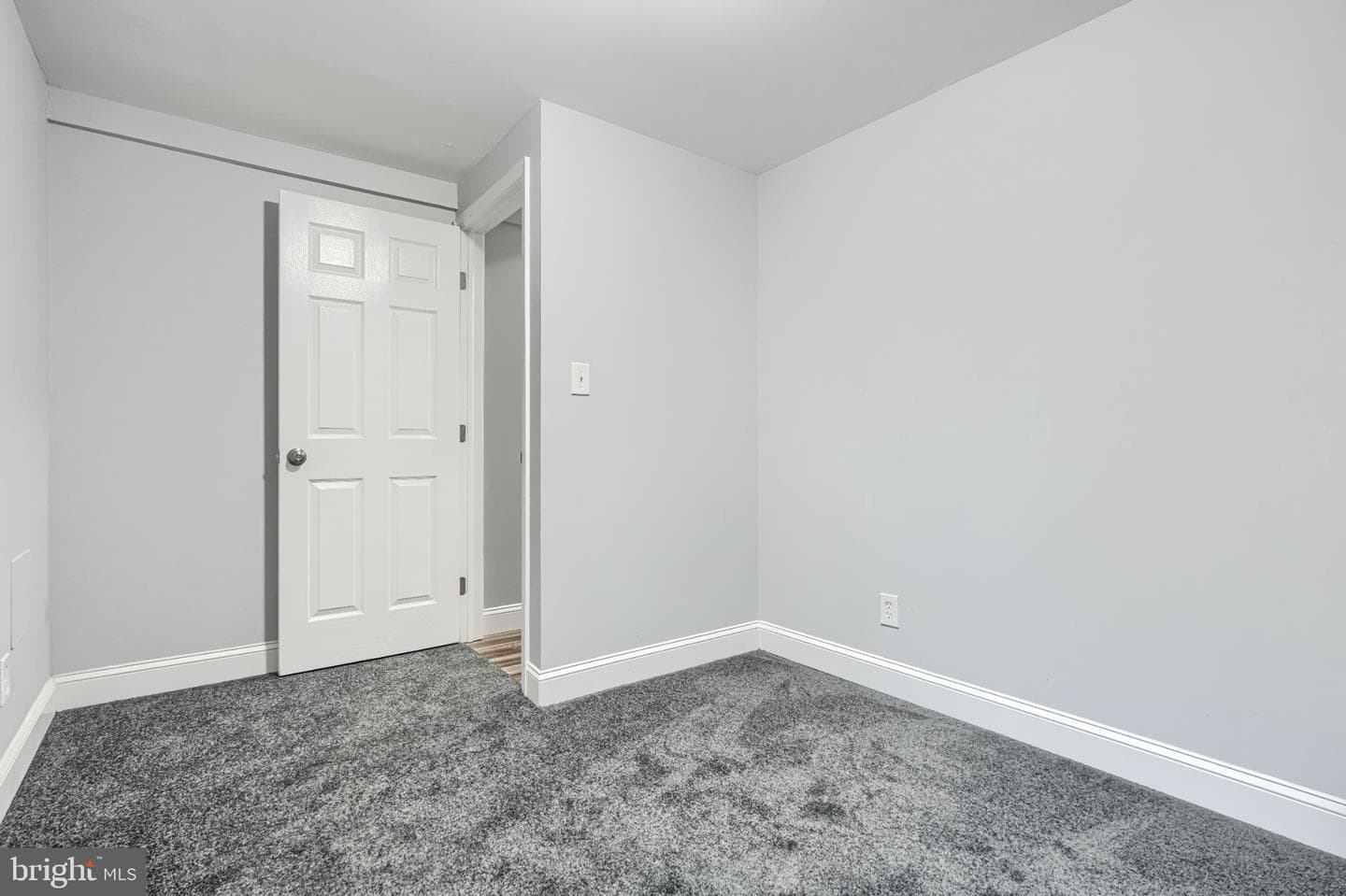 1543 Penrose Avenue photo 23