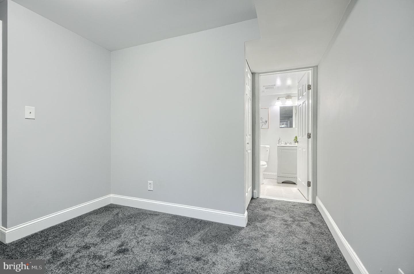 1543 Penrose Avenue photo 24