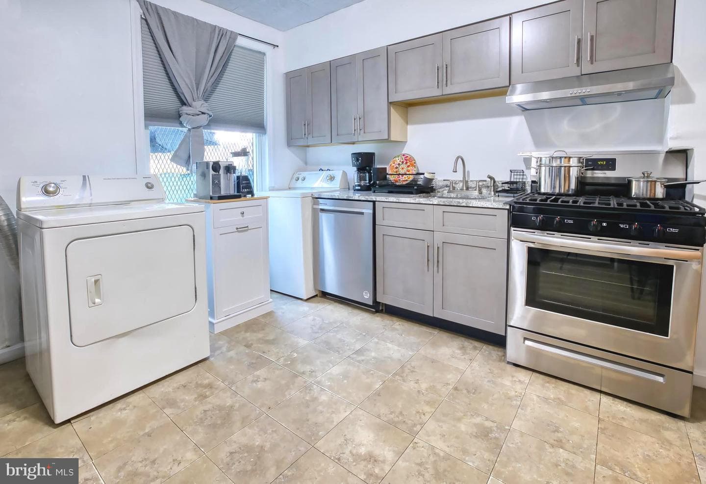2471 Druid Hill Avenue photo 11