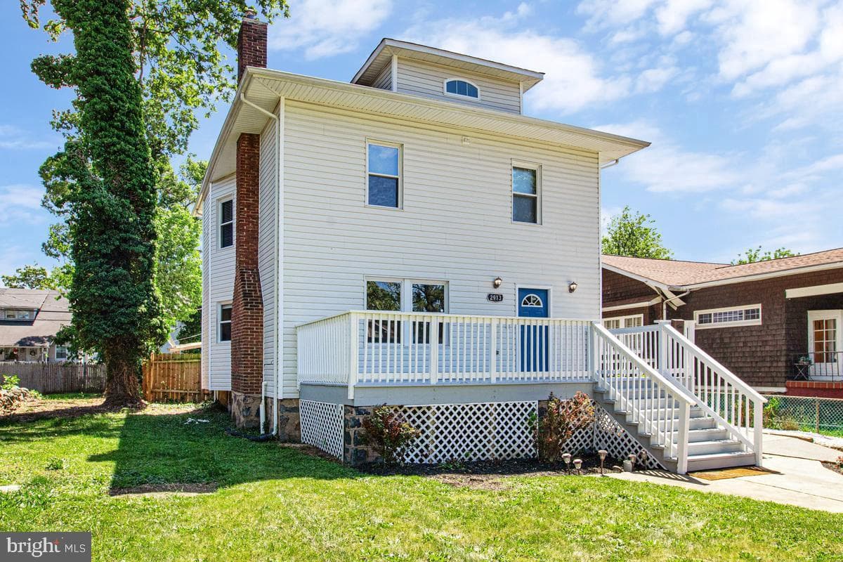 2913 Chelsea Terrace photo 3