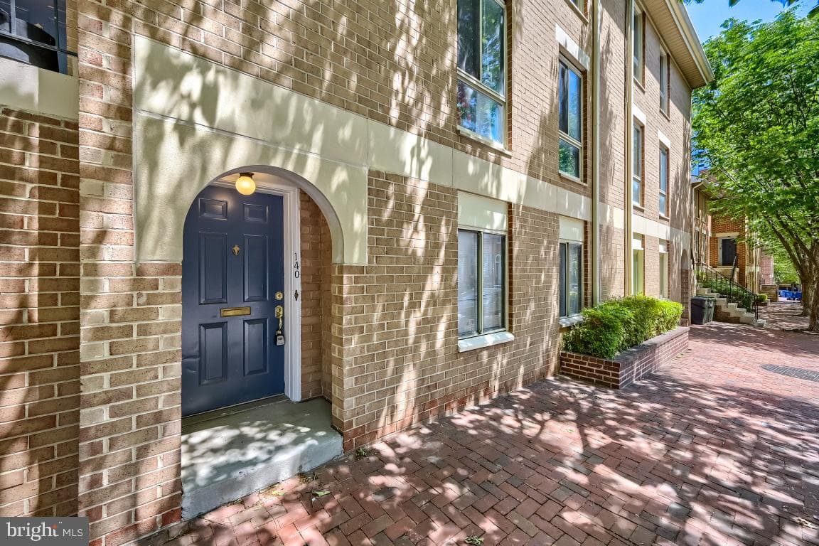 140 W Barre Street