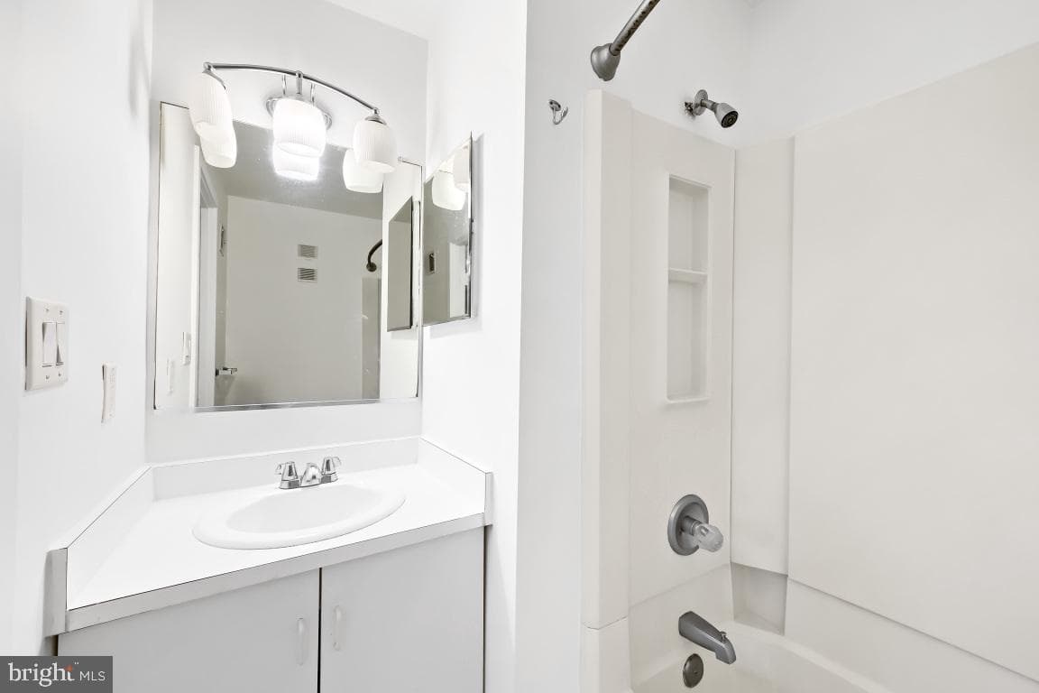 140 W Barre Street photo 19
