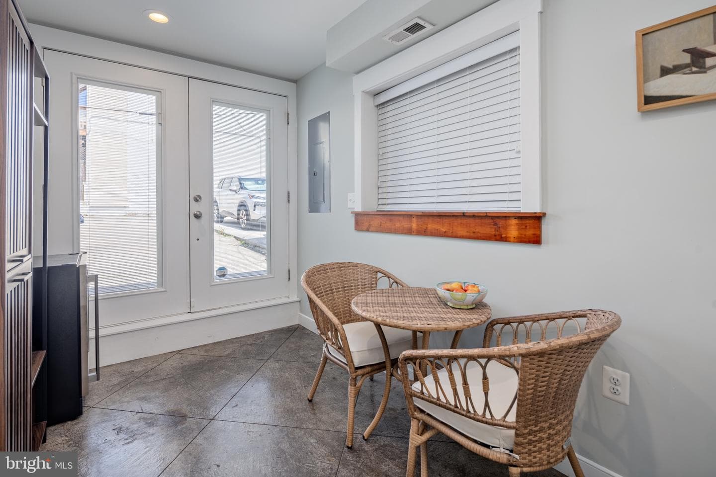 218 E Barney Street photo 13