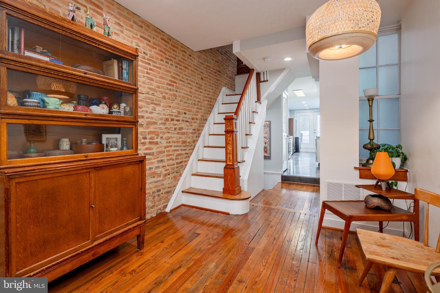 218 E Barney Street photo 15