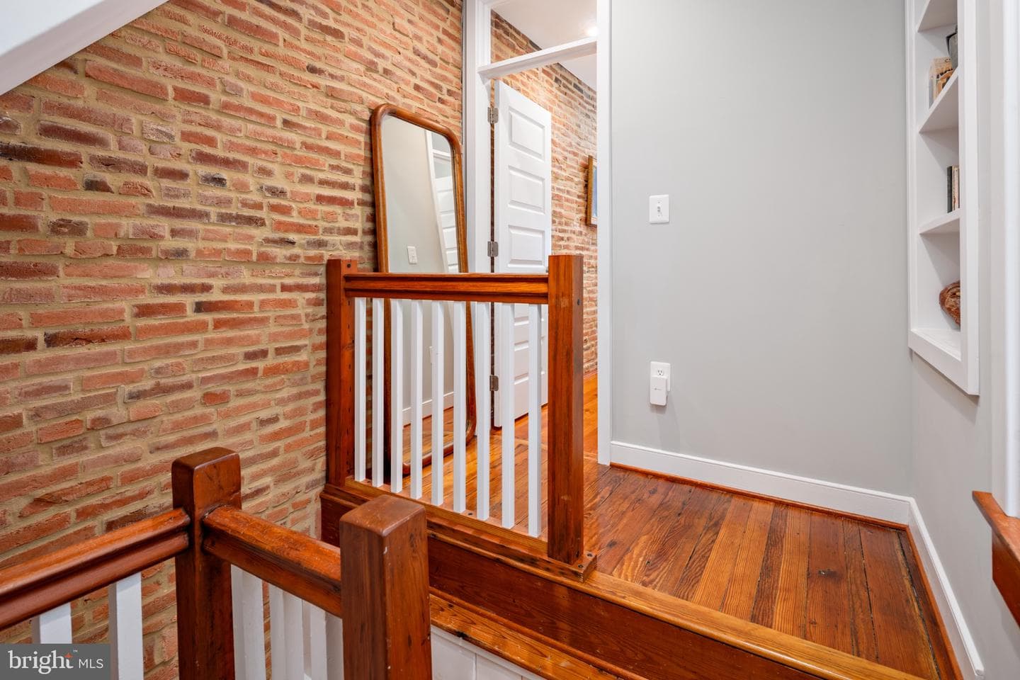 218 E Barney Street photo 16