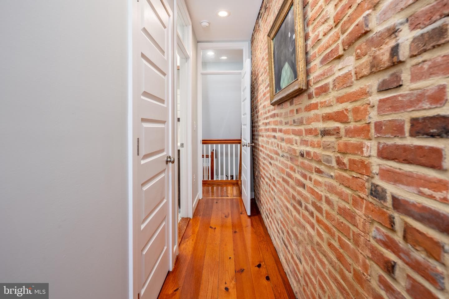 218 E Barney Street photo 17