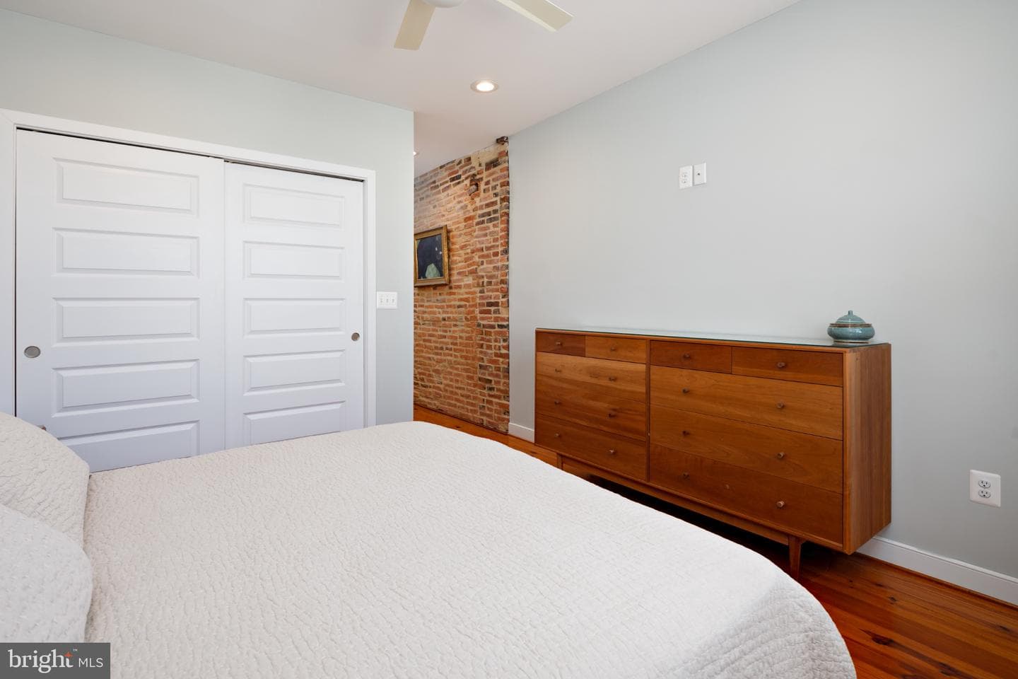 218 E Barney Street photo 21