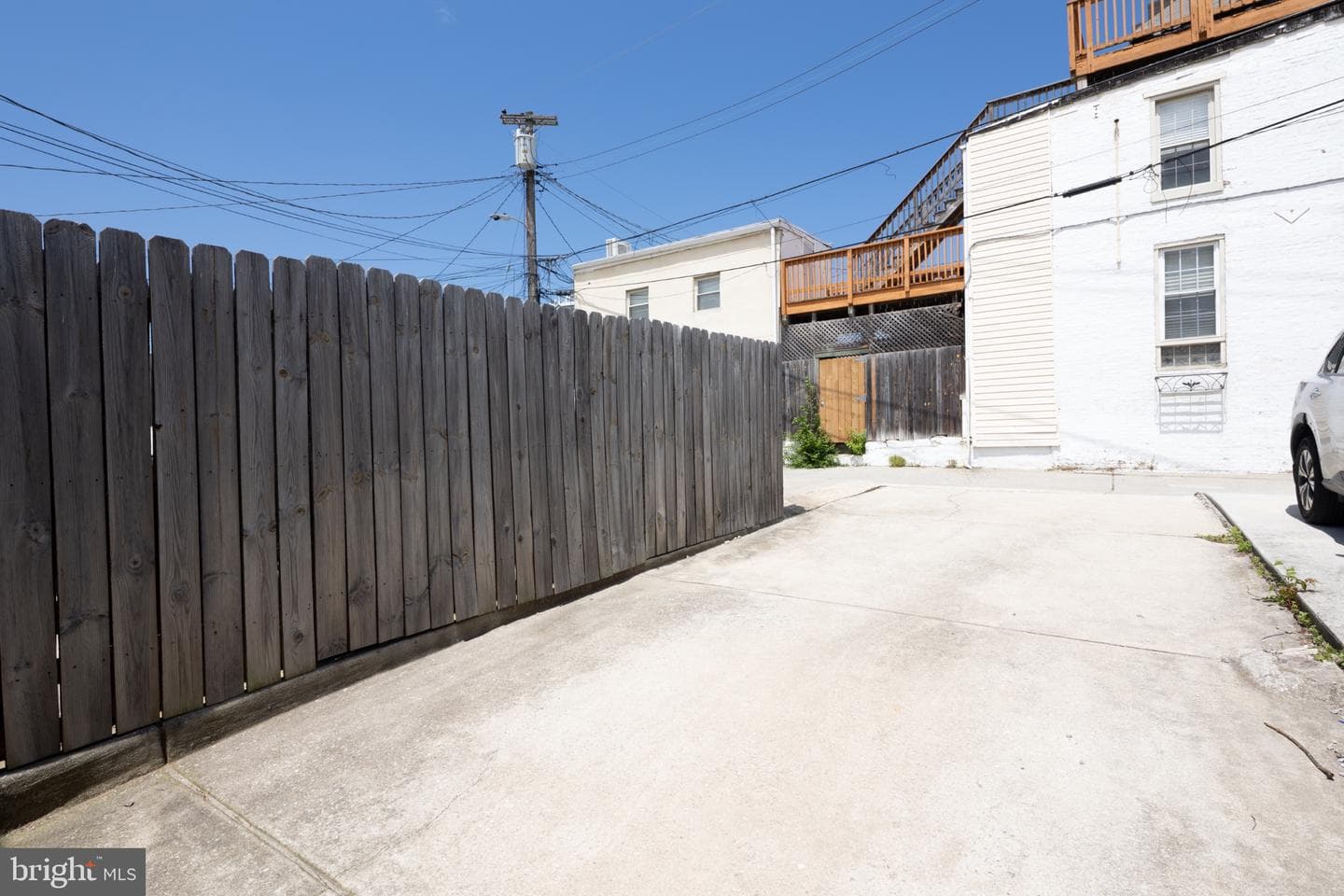 218 E Barney Street photo 43