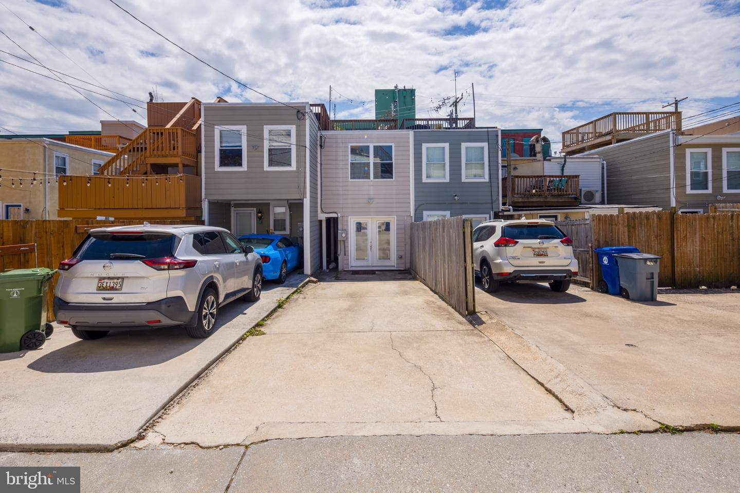 218 E Barney Street photo 44