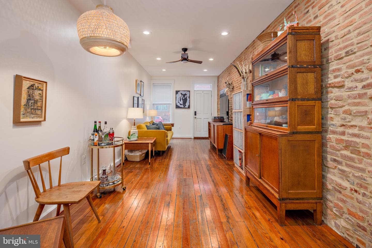 218 E Barney Street photo 7