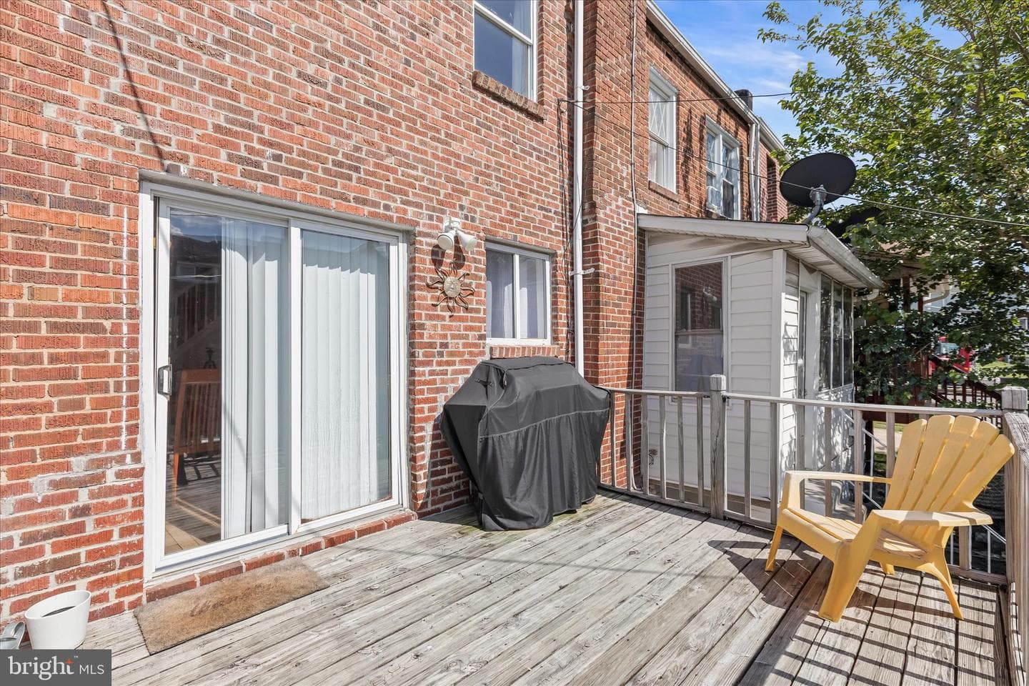 1004 Iris Avenue photo 11