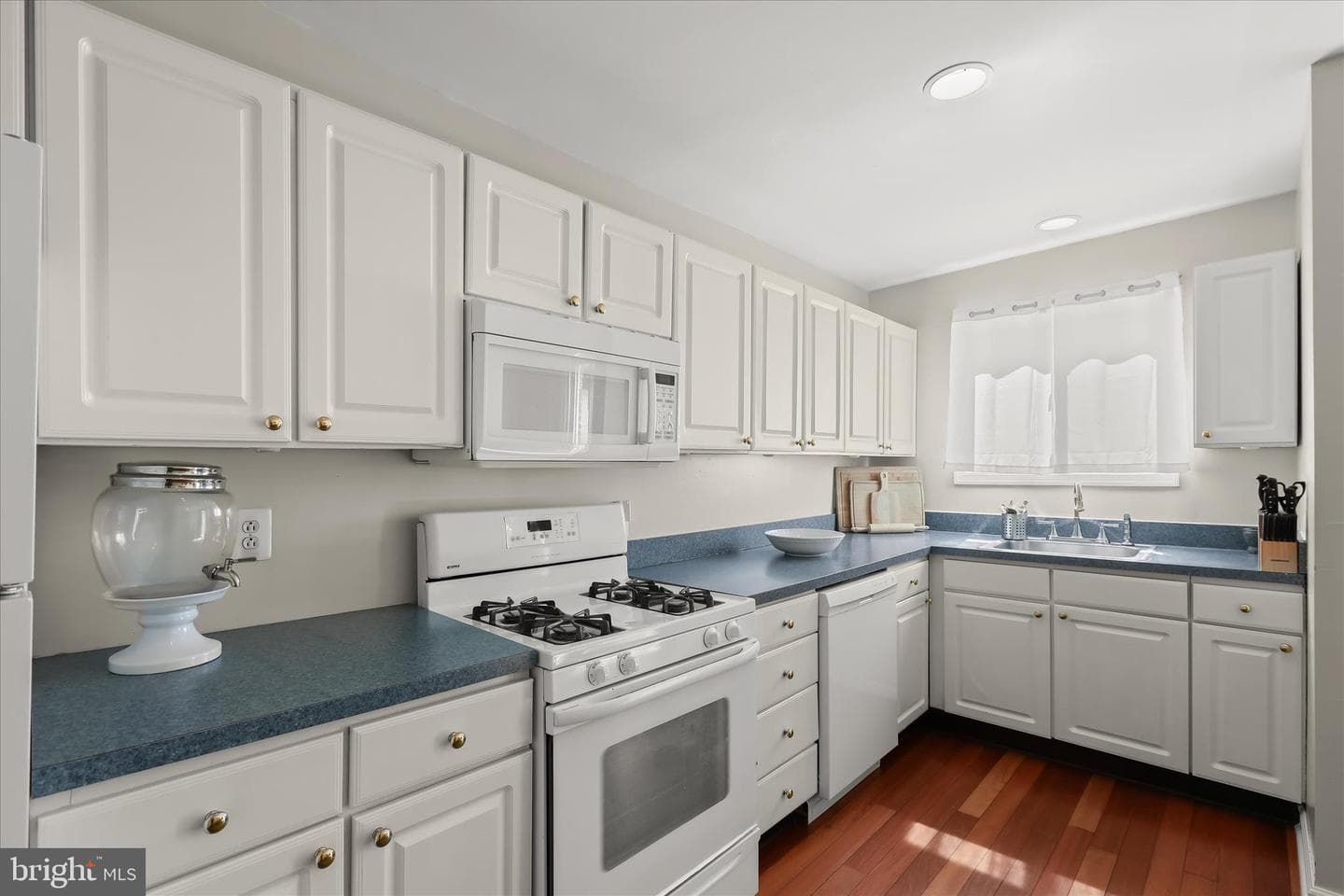 1004 Iris Avenue photo 16