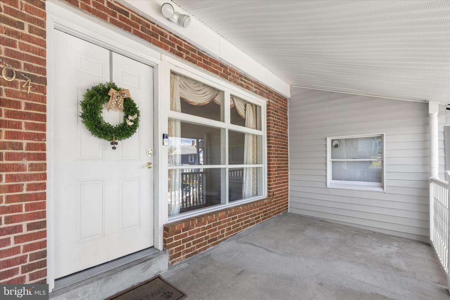 1004 Iris Avenue photo 2