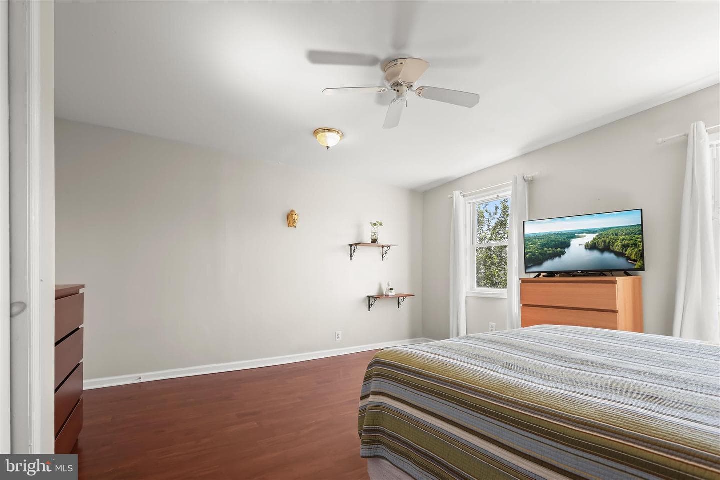 1004 Iris Avenue photo 20