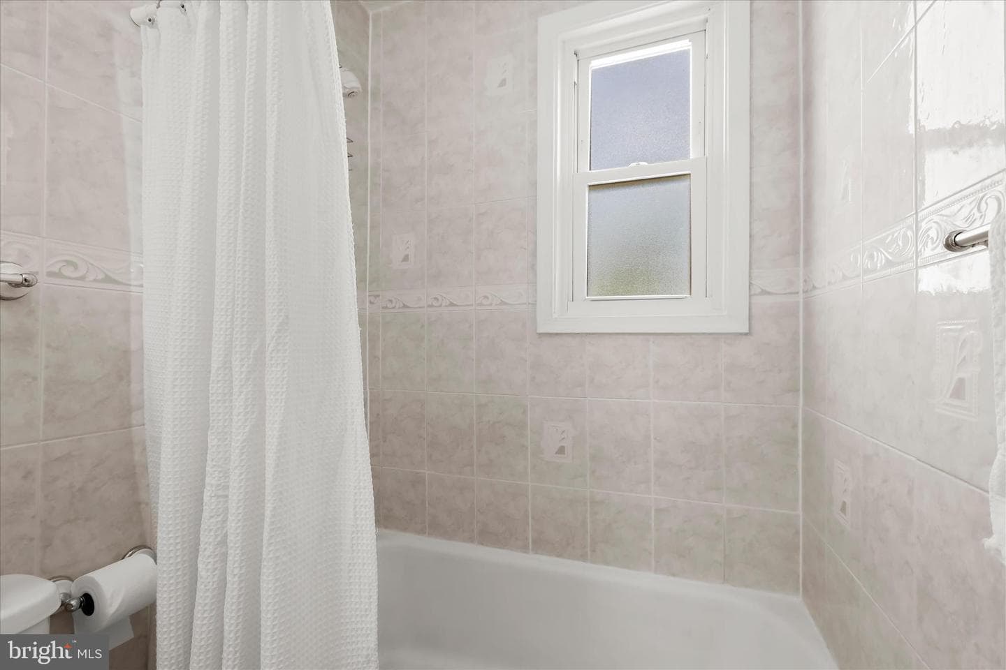 1004 Iris Avenue photo 24