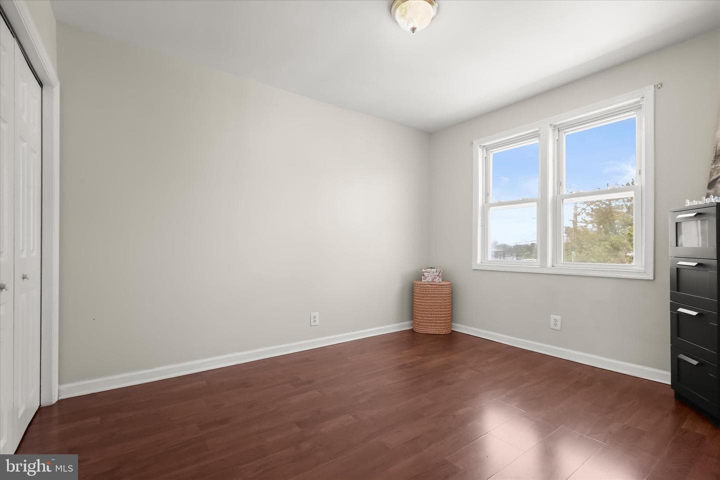 1004 Iris Avenue photo 25