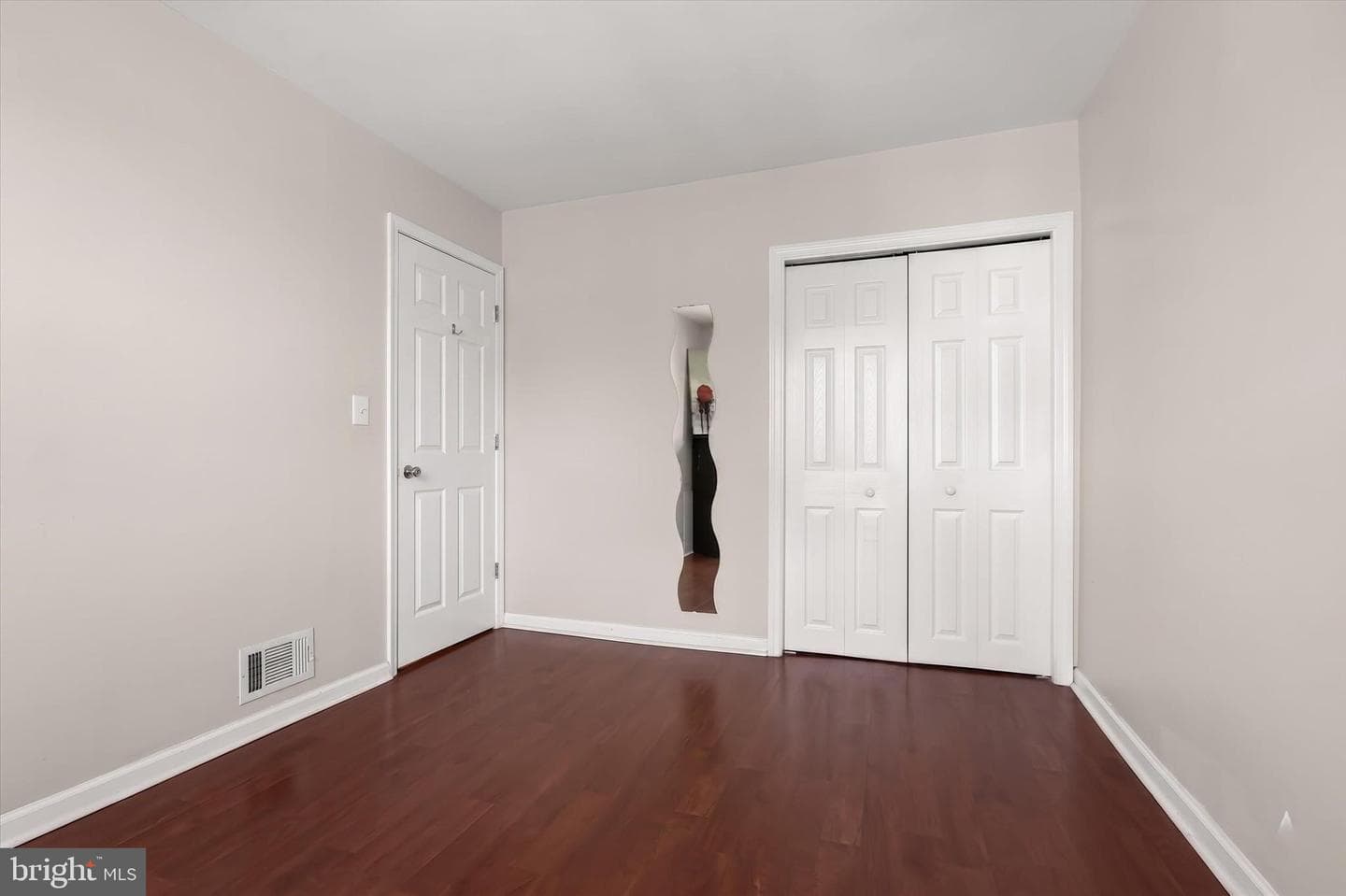 1004 Iris Avenue photo 26