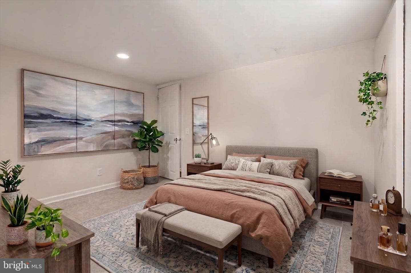 1004 Iris Avenue photo 32