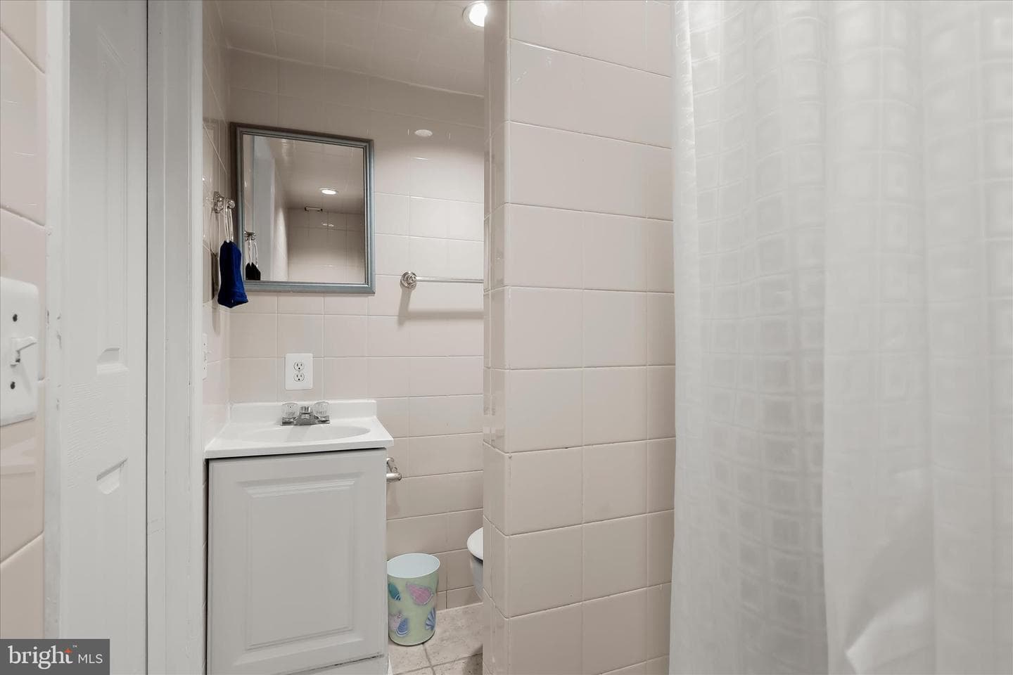 1004 Iris Avenue photo 38