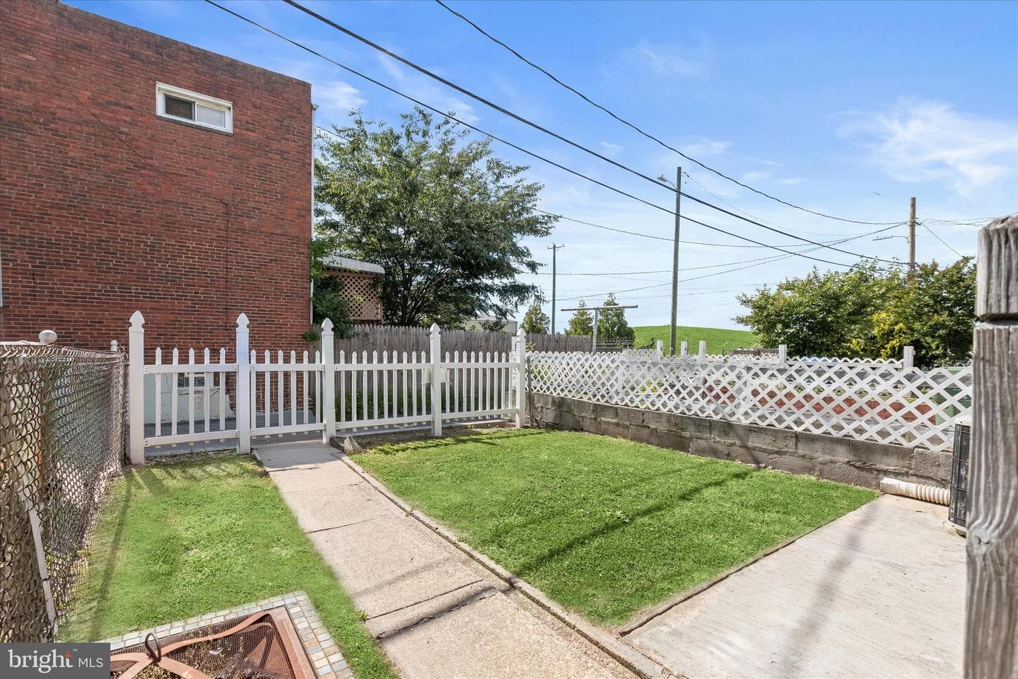1004 Iris Avenue photo 41