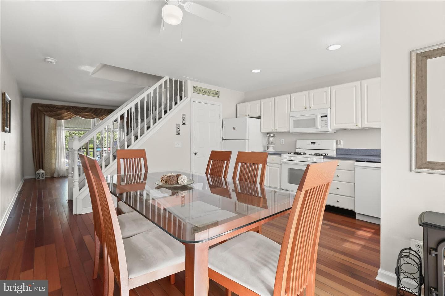1004 Iris Avenue photo 9
