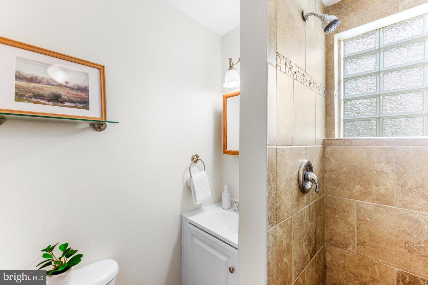 500 S Luzerne Avenue photo 34