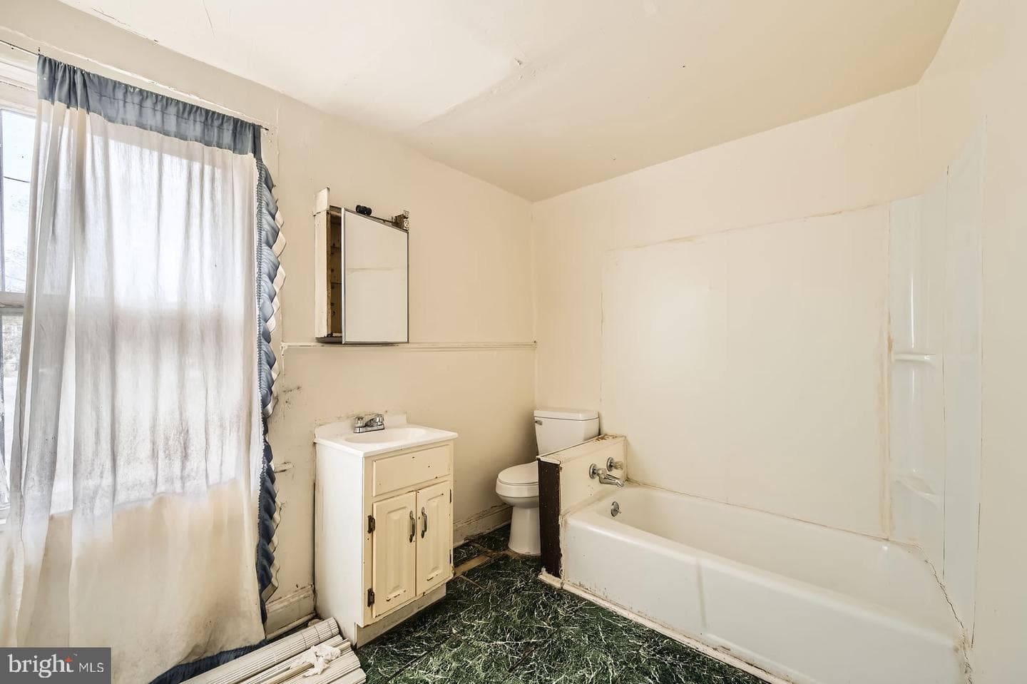 1620 W Franklin Street photo 12