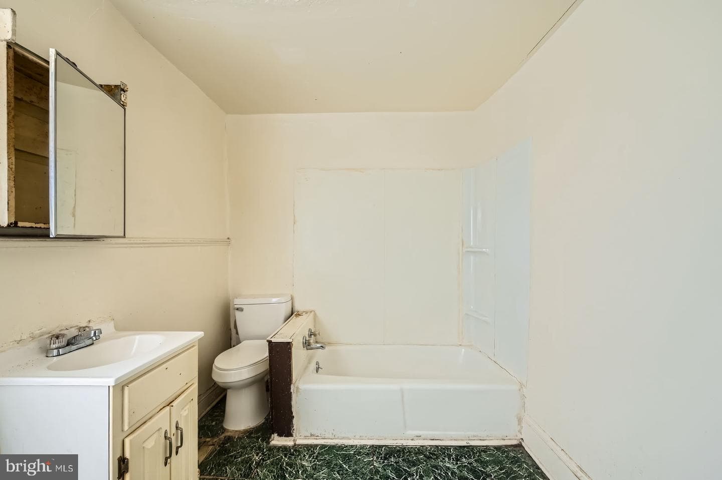 1620 W Franklin Street photo 13