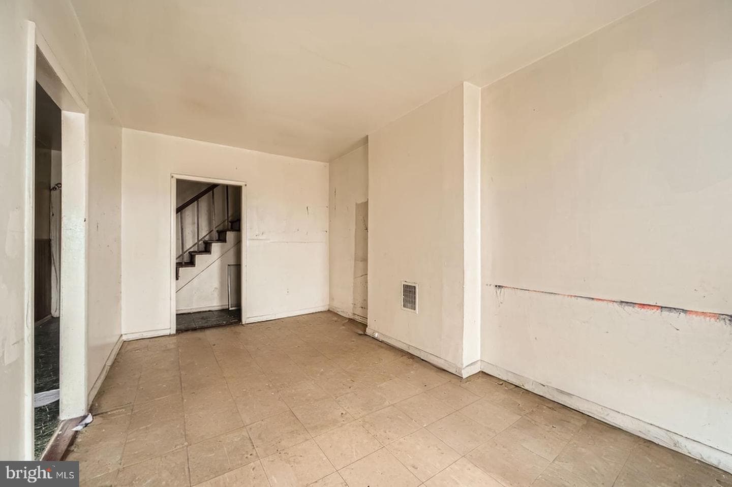 1620 W Franklin Street photo 3