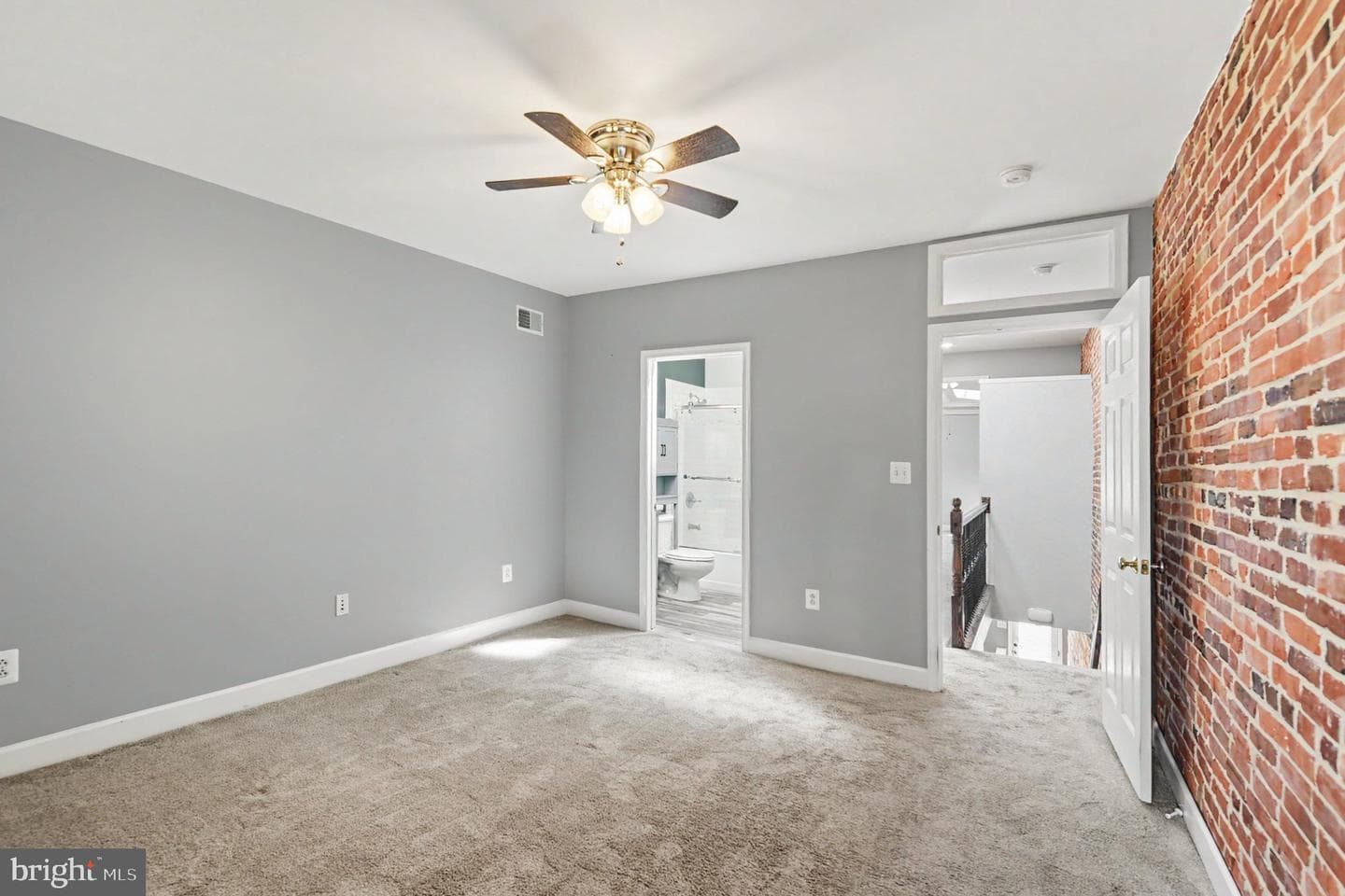 302 S East Avenue photo 12
