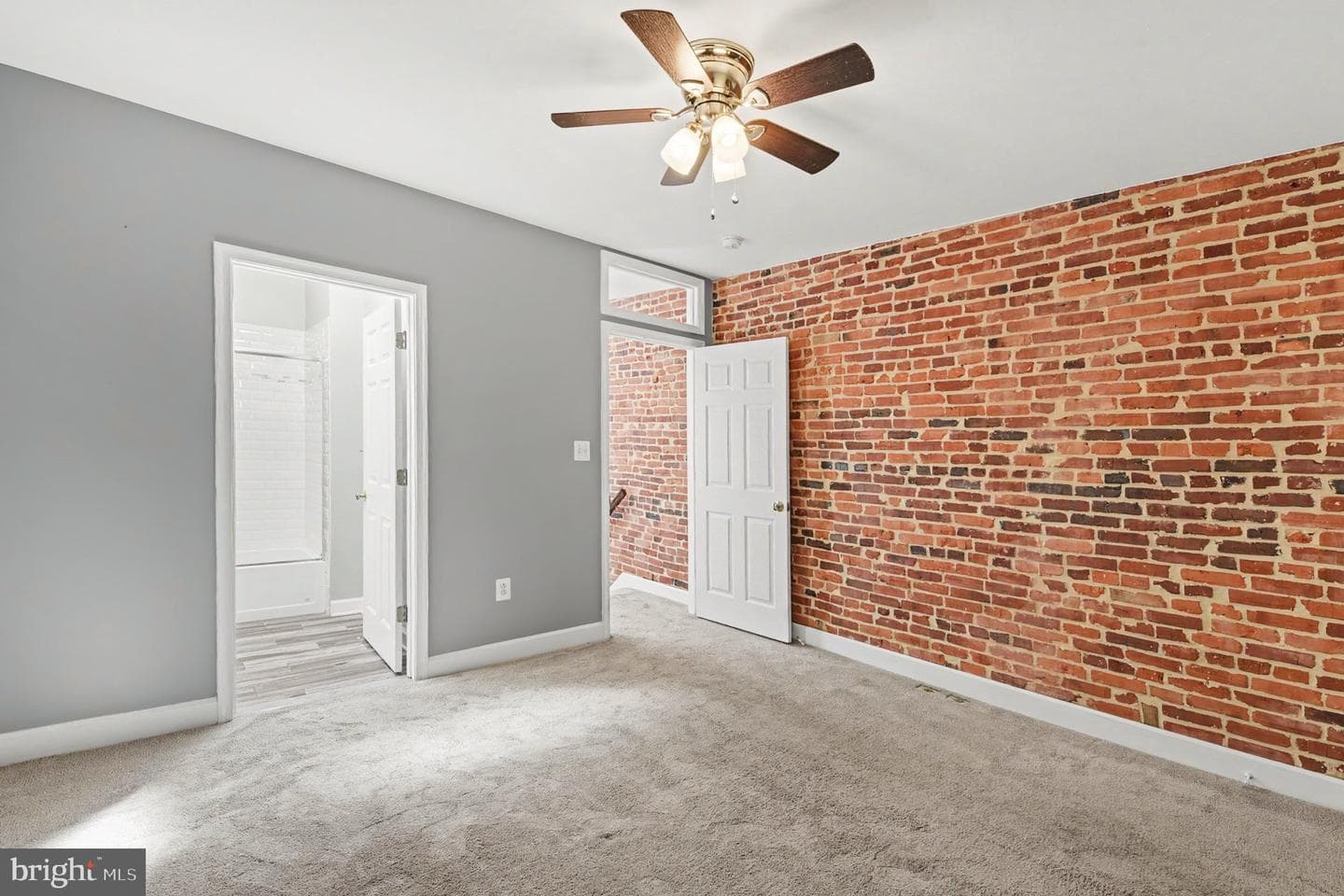 302 S East Avenue photo 13