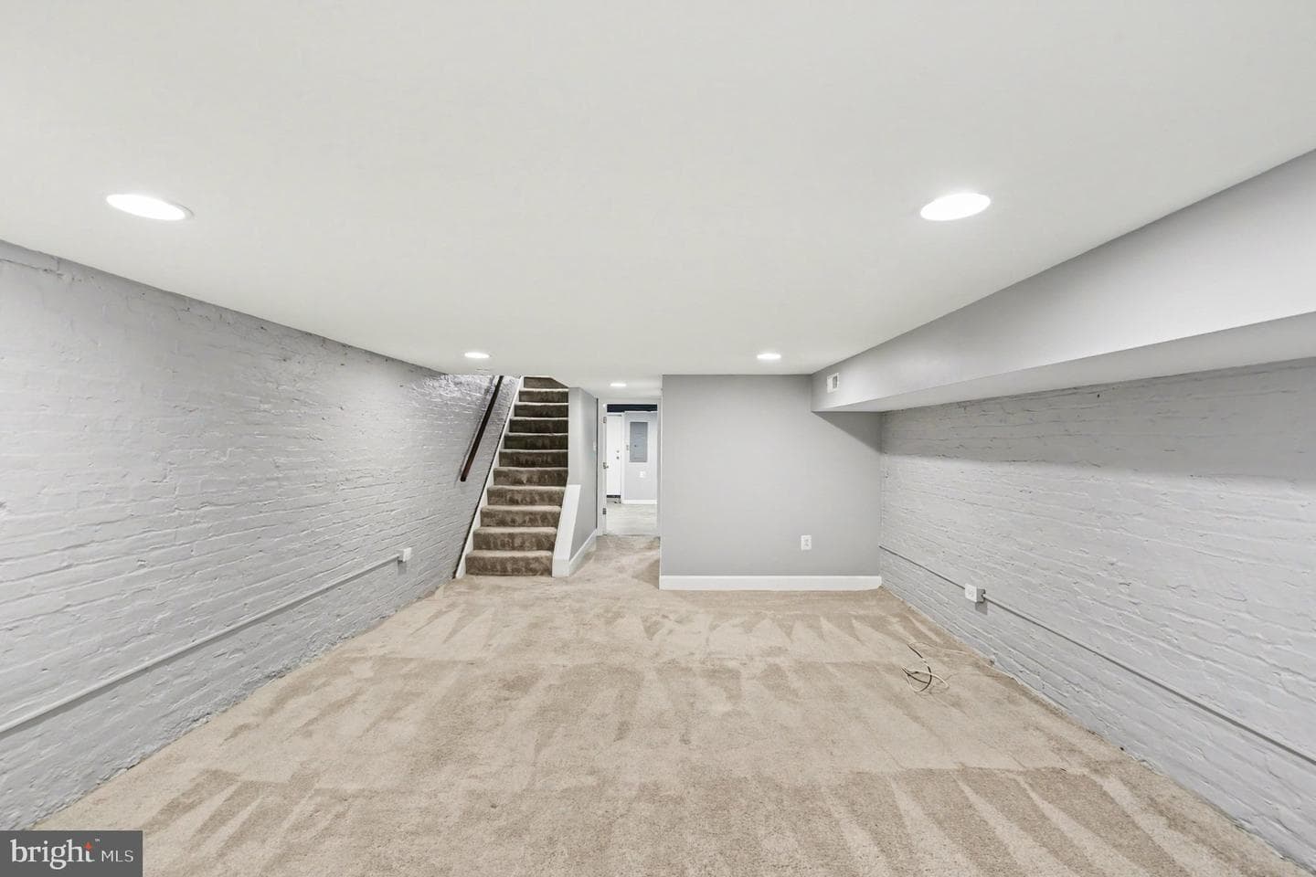 302 S East Avenue photo 23