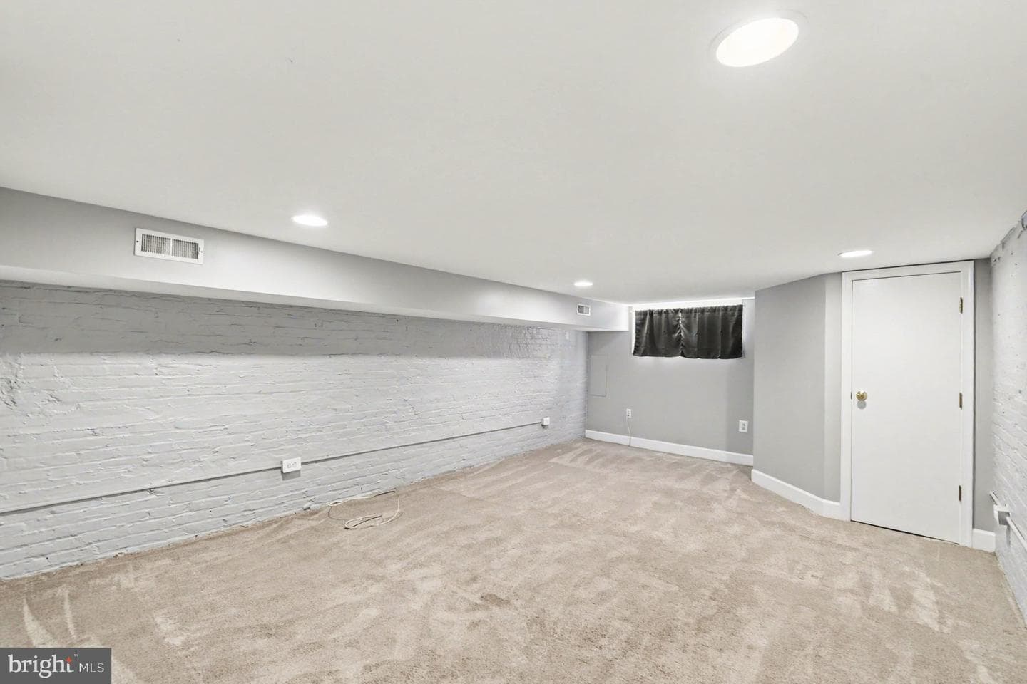 302 S East Avenue photo 24