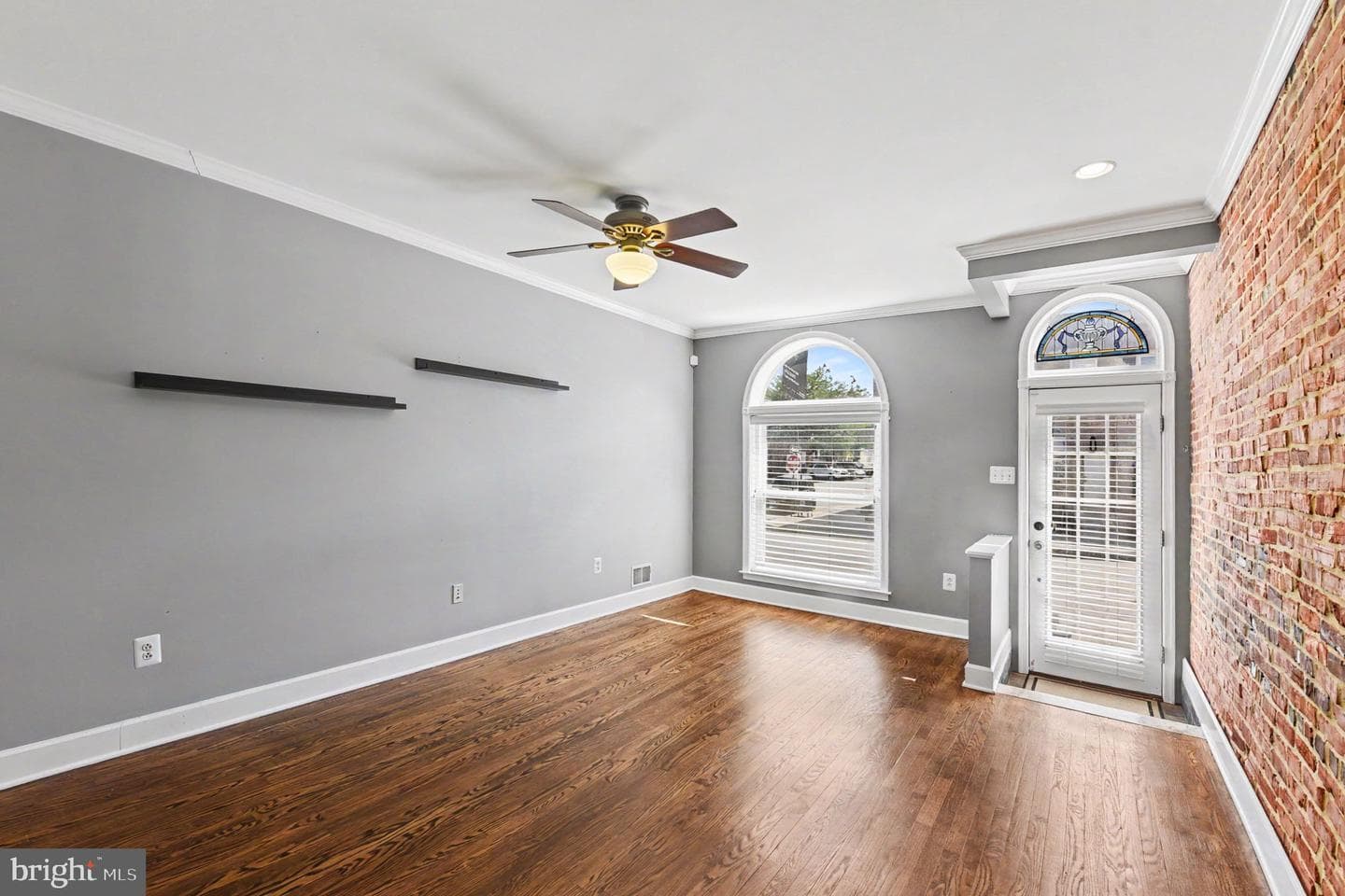 302 S East Avenue photo 3