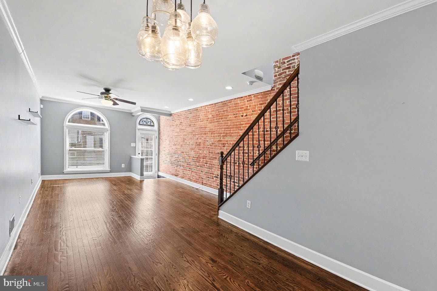 302 S East Avenue photo 6