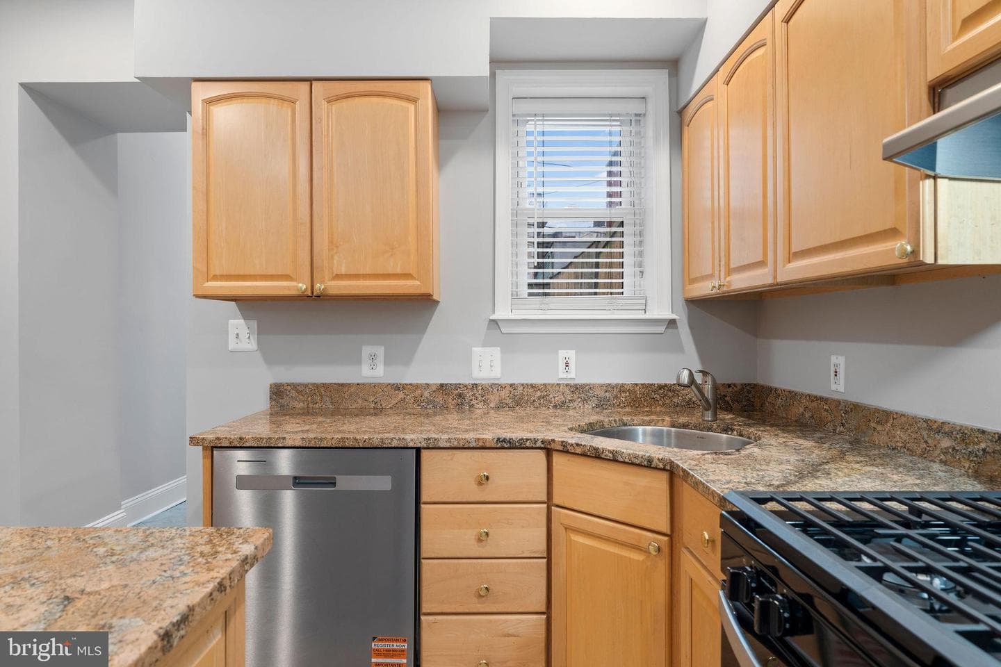 1109 S Baylis Street S photo 17