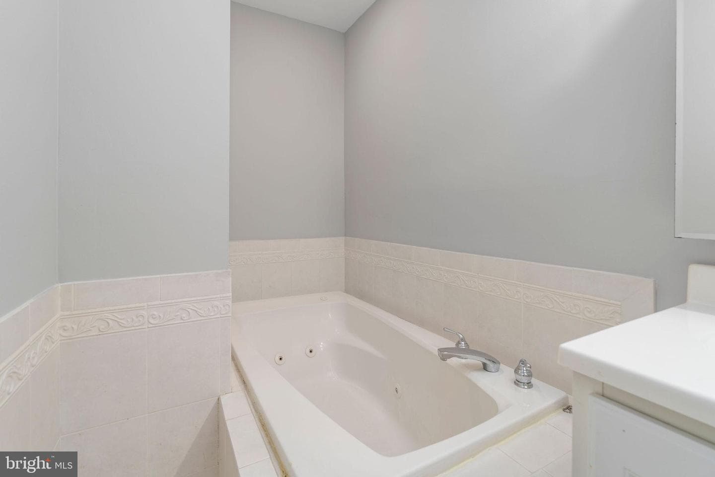 1109 S Baylis Street S photo 25