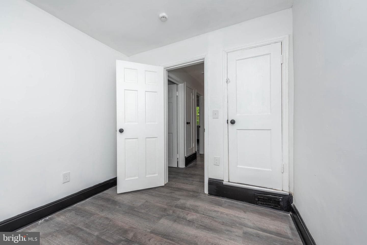 2727 Ellicott Drive photo 17