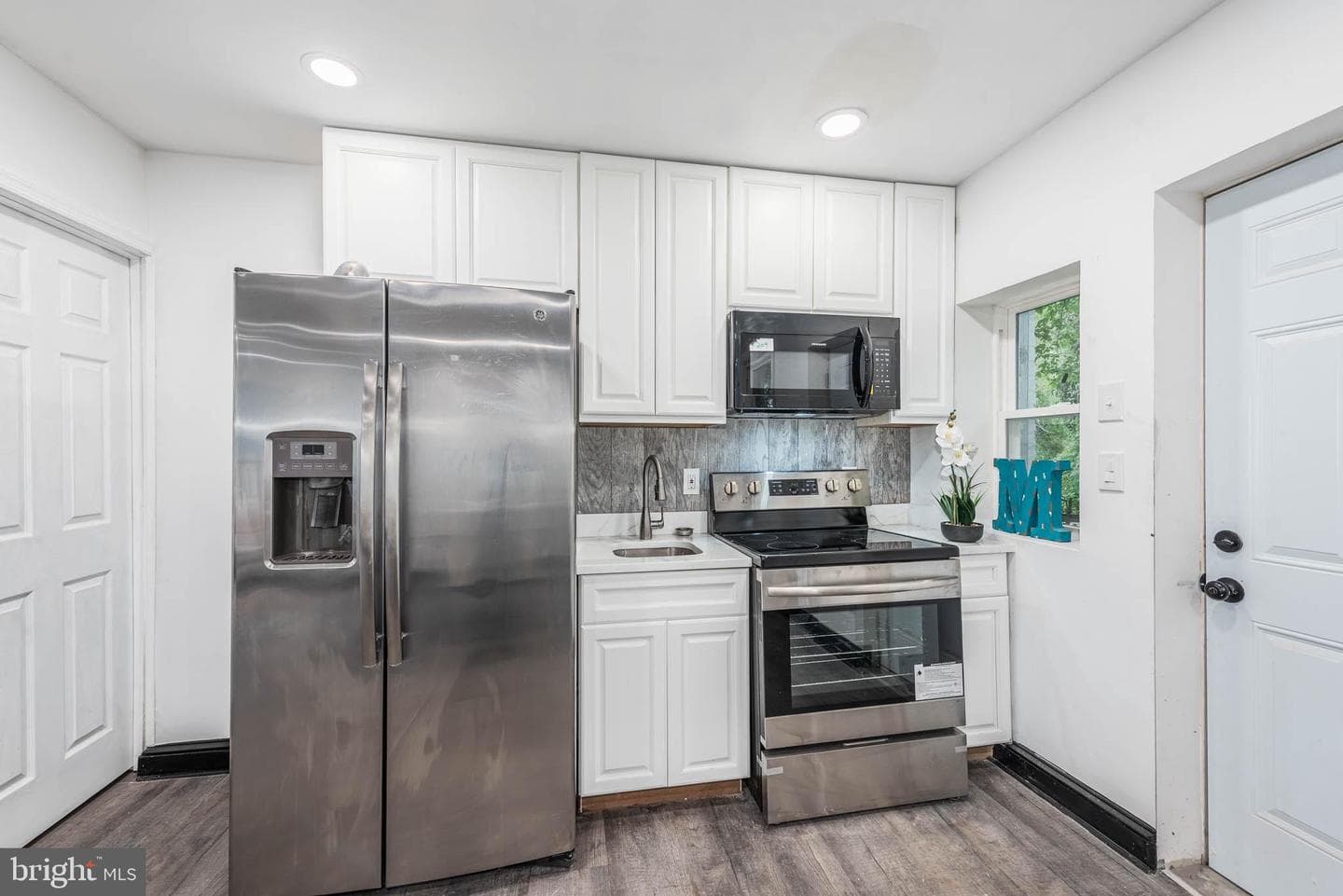2727 Ellicott Drive photo 9