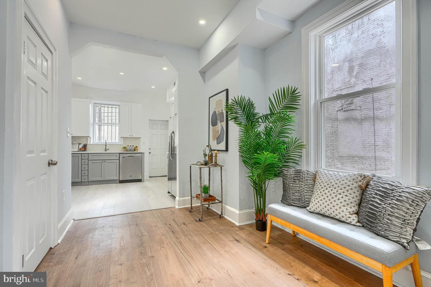 427 E 27th Street photo 8