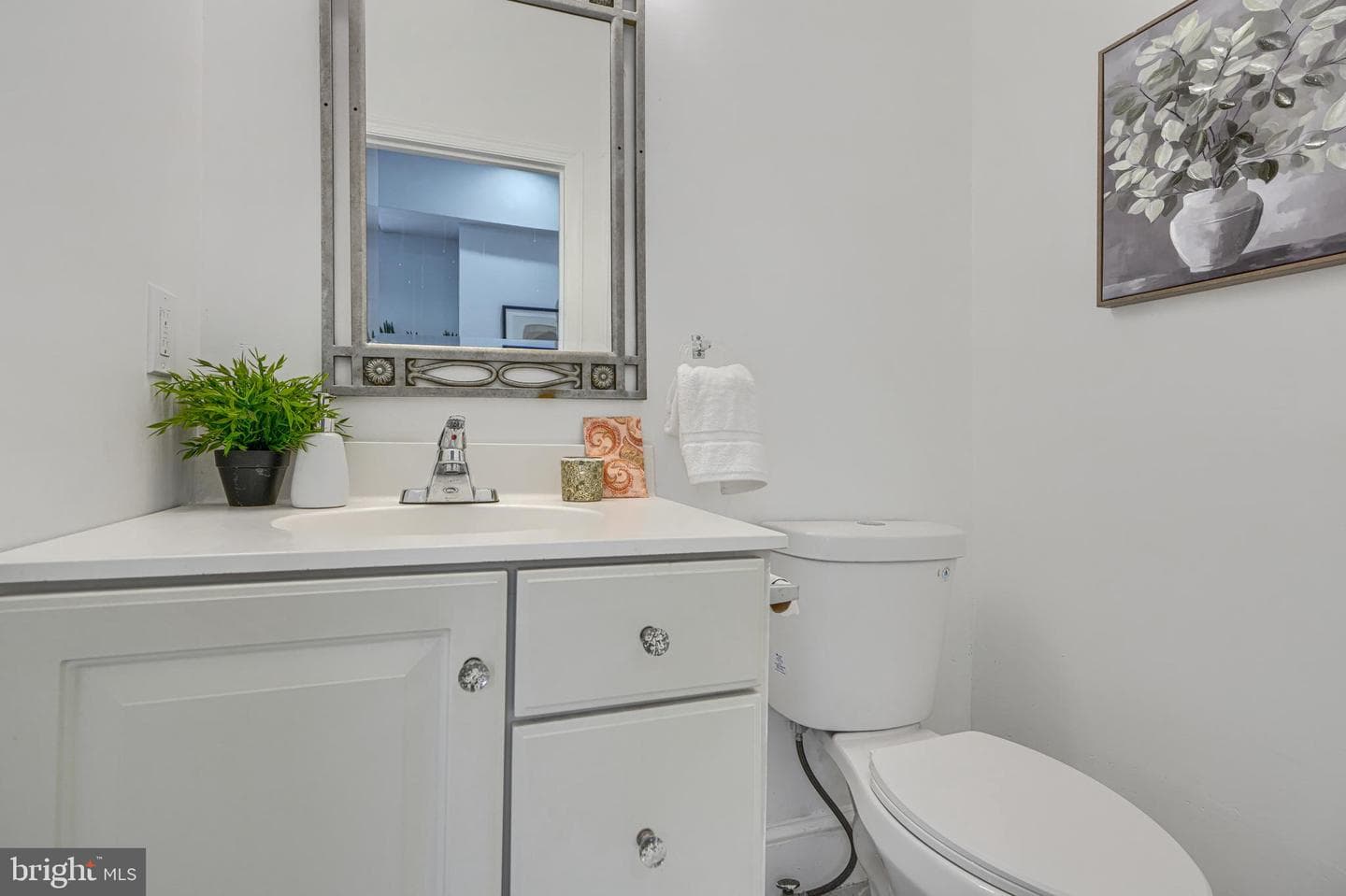 427 E 27th Street photo 9