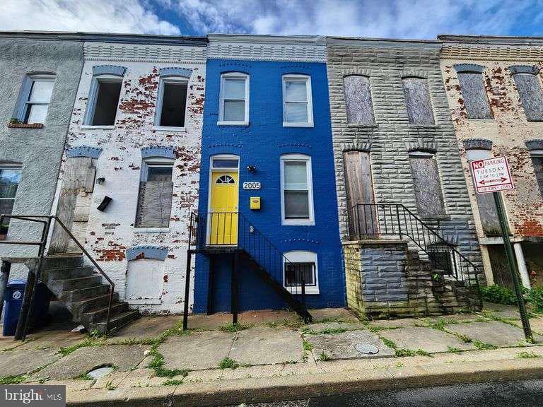 2005 Ridgehill Avenue photo 1